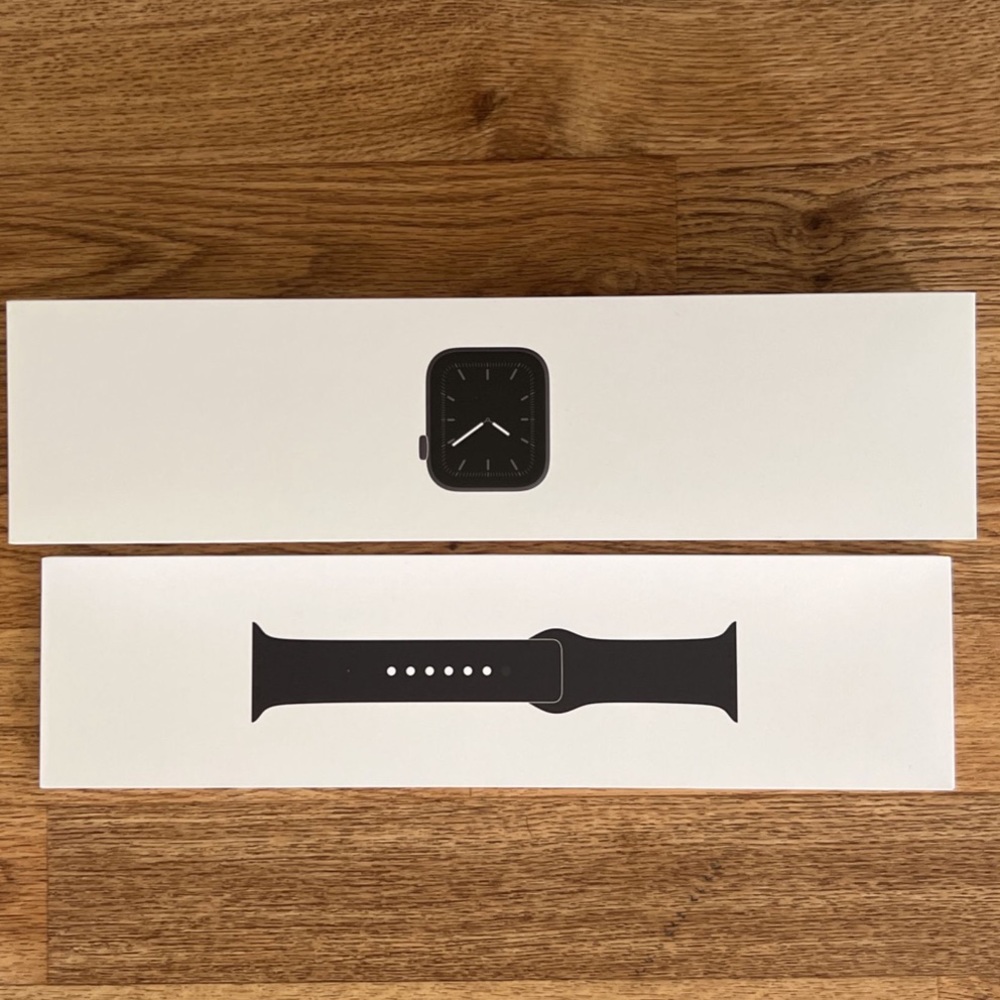 Apple Watch Series 5 (GPS, 40mm) Space Gray Aluminum Case with Black Sport Band